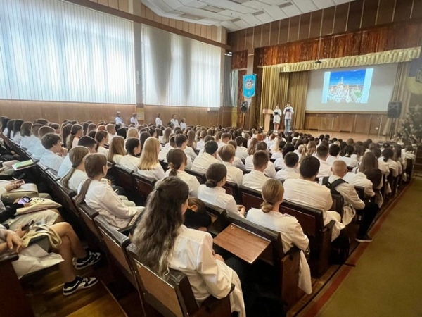 ПЕРШИЙ УРОК В КОЛЕДЖІ “ПЕРЕМАГАЄ ТОЙ, ХТО ПАМ'ЯТАЄ”